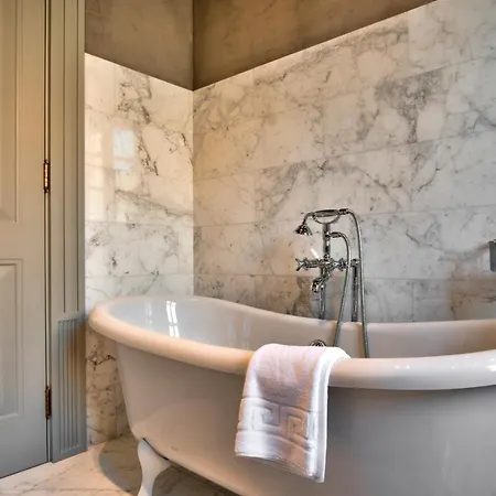 Appartement 10 Strait Street *