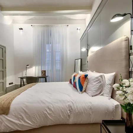 Apartment 10 Strait Street