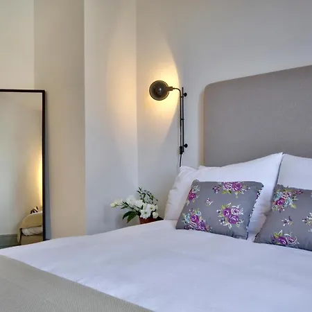 10 Strait Street Apartment Valletta