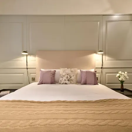 10 Strait Street Apartment Valletta