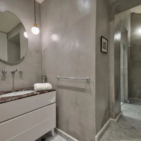 Apartment 10 Strait Street *
