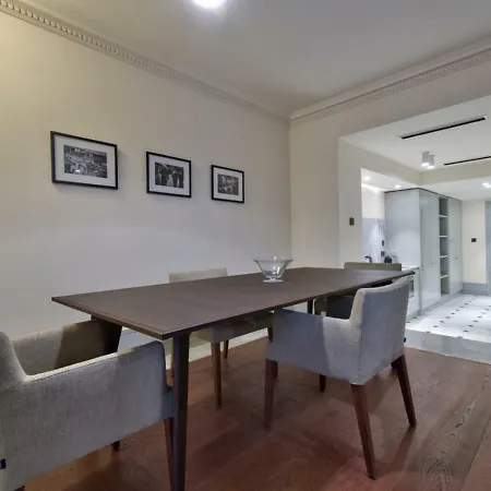 10 Strait Street Apartment Valletta
