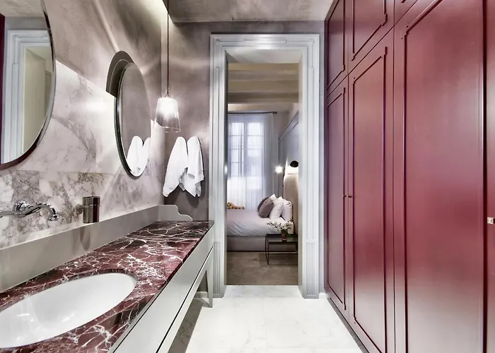 10 Strait Street * Valletta